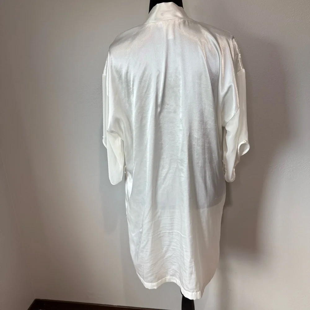 Dentelle White Satin & Lace Short Robe – Size Large